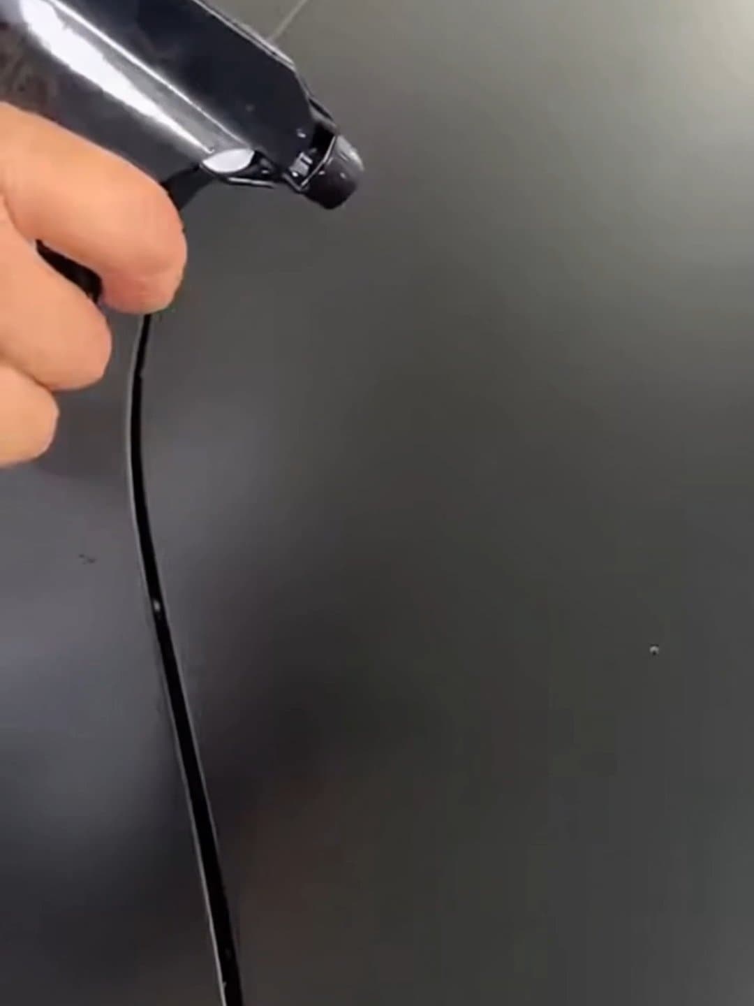 Mesma pintura preta sem tratamento, opaca e sem reflexo
